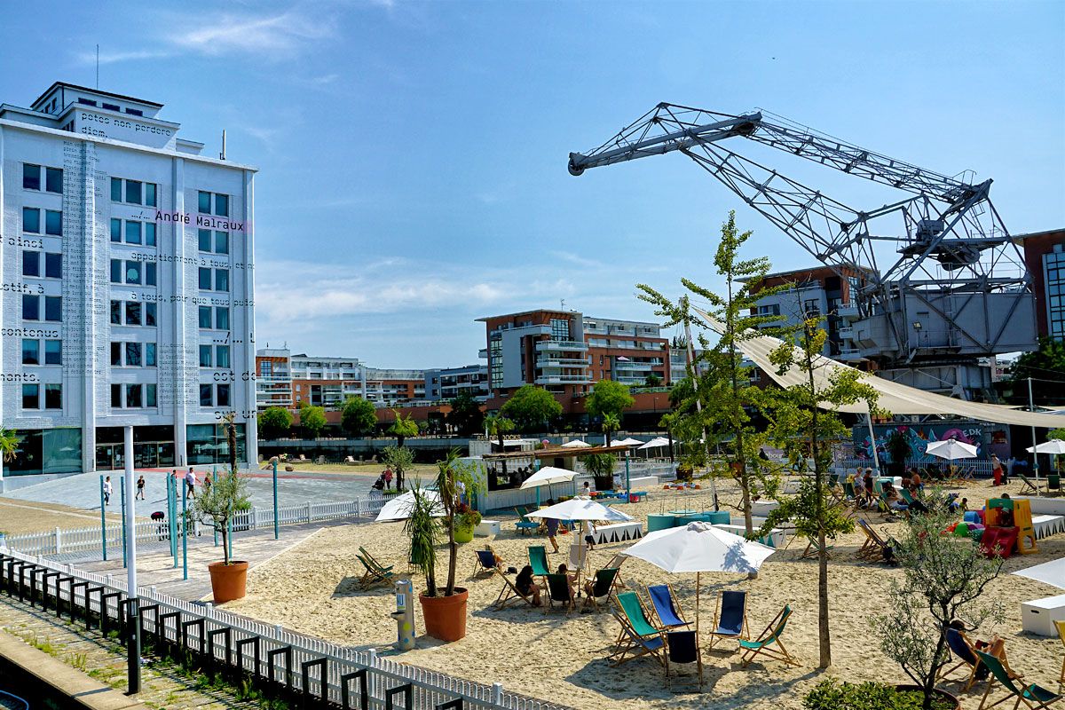 A beach in Presqu'Île Malraux in Strasbourg, near the Rivetoile shopping center