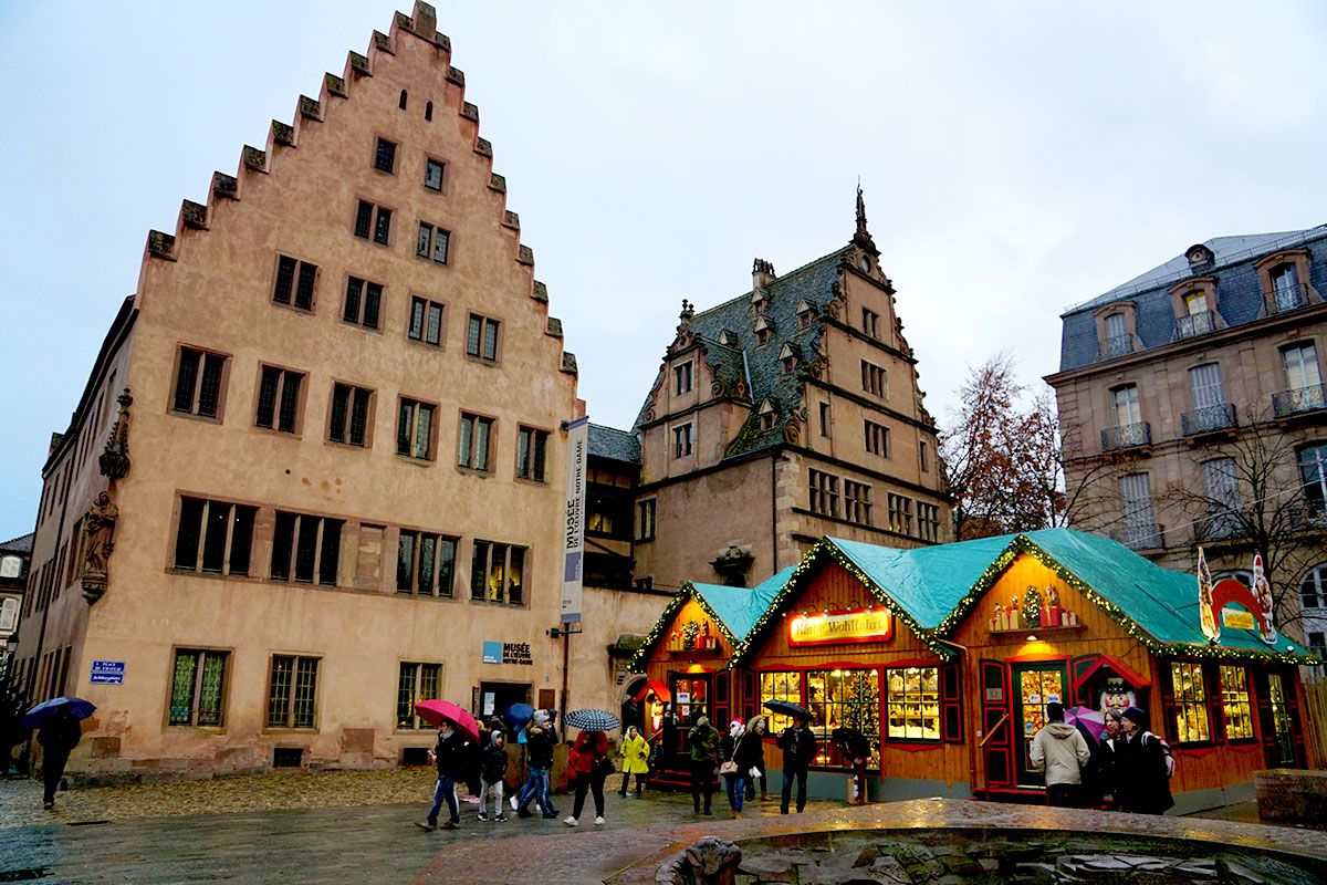 wooden chalets in Strasbourg near the Cathedral